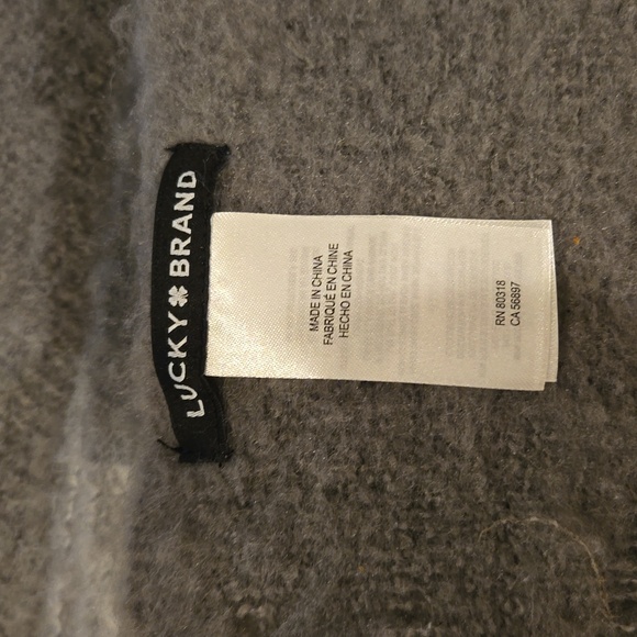 Lucky Brand 76" Grey Plaid Scarf - Picture 2 of 10